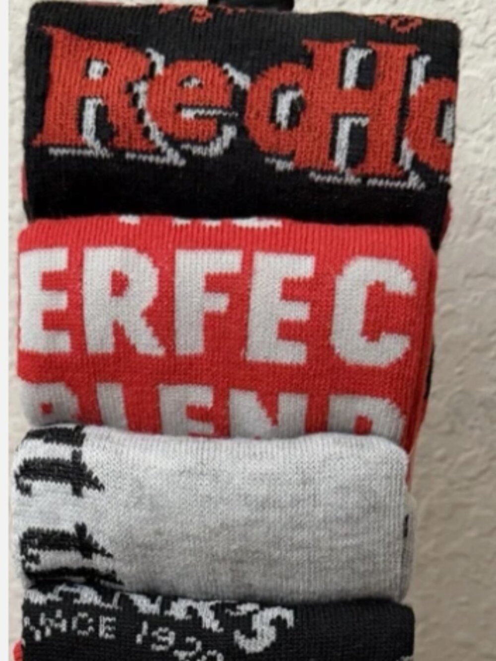 Frank's RedHot Men's Crew Socks 6 Pair Pack Size 8-12 Red Black White Novelty